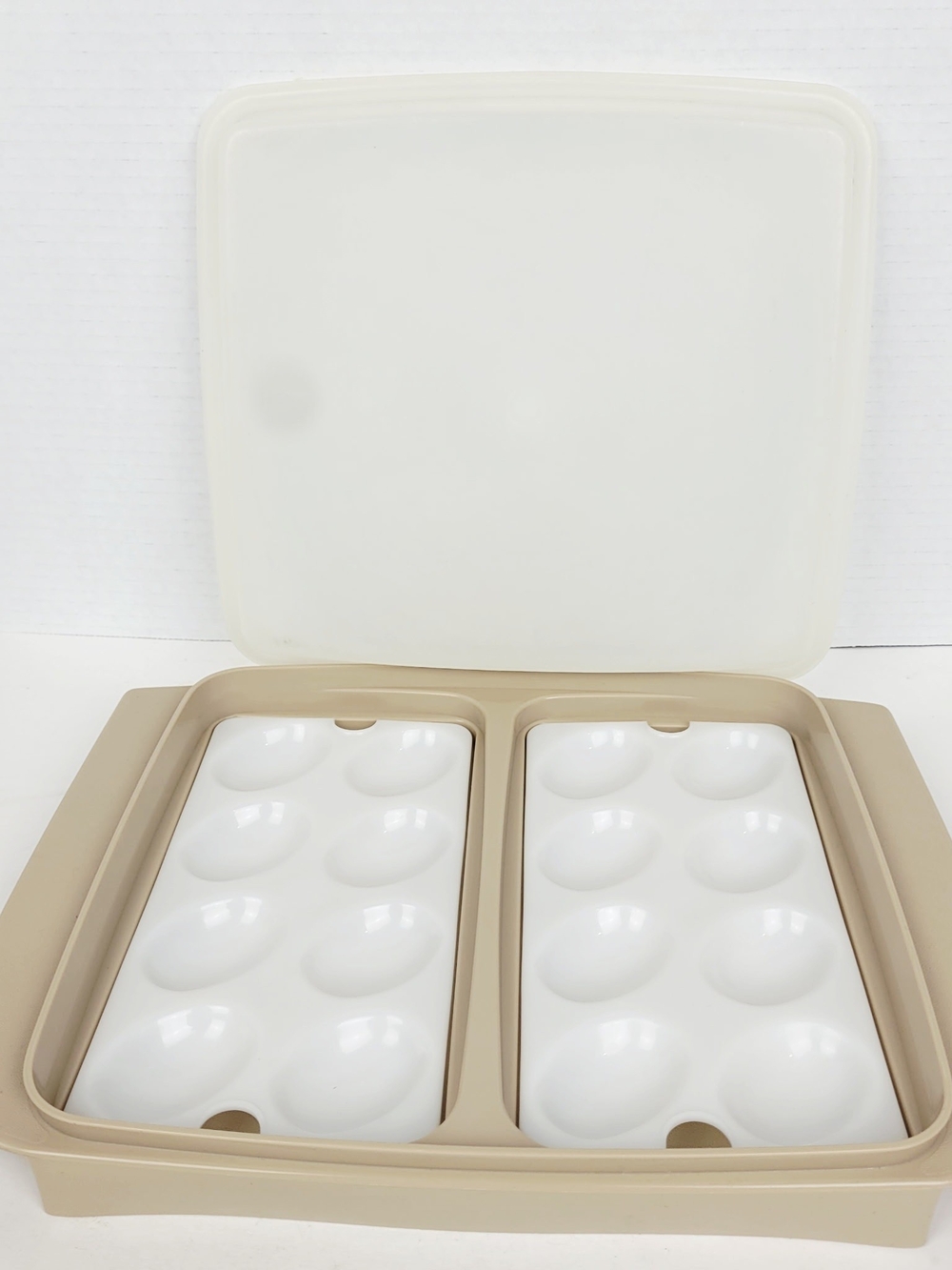 Tupperware 723~Deviled Egg Keeper Carrier Container w/Trays~4 Piece~Almond